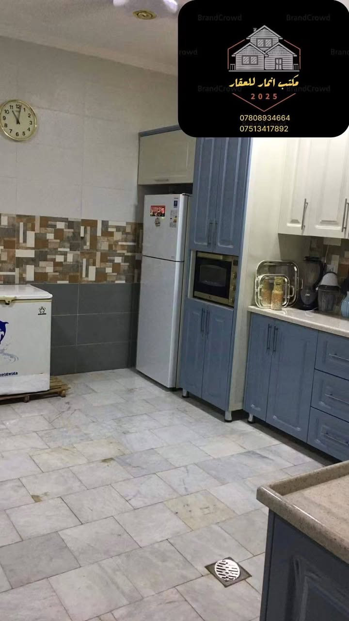 دار للبيع في الفلوجة / مجمع الجنائن السكني
المساحة ٢٠٠ م طابق ونصف
٣ غرف نوم غرفتين بالطابق الأرضي وغرفة مع حمام في الطابق الاول+ مطبخ + صالة + استقبال + كرمة + حديقة + ٣ حمامات
البناء طابوق أحمر درجة أولى ٢٠٢٢
الأرضية طابق الأرضي مرمر طبيعي
أرضية الطابق الأول بورسلين
الكهرباء والمواد والنت كلها دفن الشارع ١٢ م تبليط ومجاري وأرصفة مقرنص
السعر 195 مليون و بيه مجال للشراي
مطوب ١٥ مليون للشركة تطرح من سعر البيت

نص مكتوب في الصور:
- 24mm f/1.89 1/279s ISO50 مكتب انمار للعقار 2025 *********** ***********
- BrandCrowd BrandCrowd rowd Brand BrandCrowd BrandCrowd مكتب انمار للعقار 2025 *********** ***********
- مكتب انمار للعقار 2025 *********** ***********
- مكتب انمار للعقار
- 2025
- ***********
- ***********