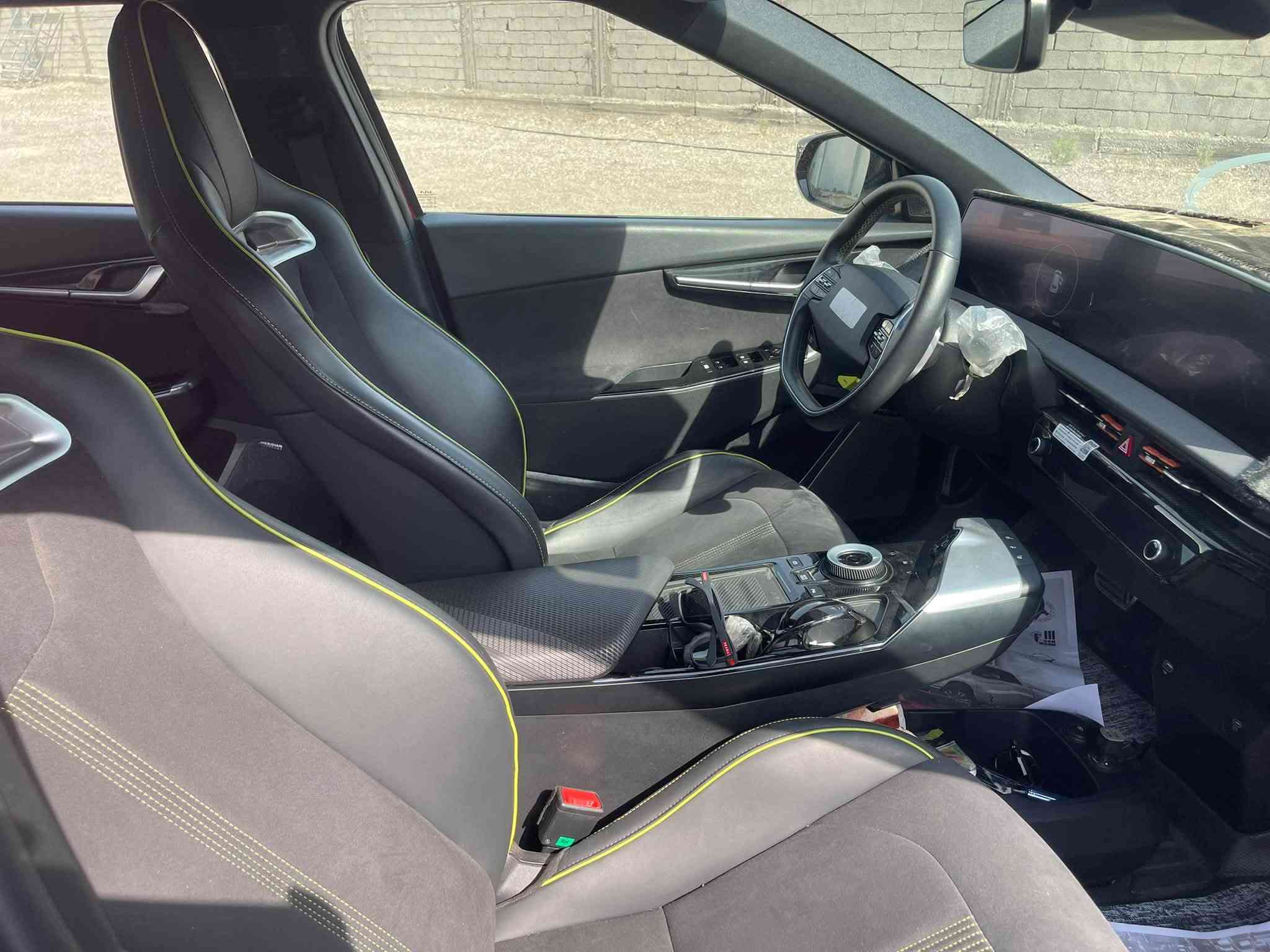 EV6 -GT الفئة الاعلى
💎 ســعــر ✅ ((( 205$ )))
المواصفات:.
بصمة + ترجع وتقدم من خلال البصمه
بانوراما
لايت عدستين 
لد نهاري 
اشارة لكزز من الشركه
تعديل كامل من التايرات+ الوياله من امريكا 🇺🇸
لوي برتقالي من 🇺🇸 وضعيه رياضي
6 حساسات اماميه و6حساسات خلفيه
رادارات امامي عدد 2 يم اللايت
رادارات خلفيه عدد2 
ولانقص بيها 
سرعتها من الصفر الى 100 ب 3 ثواني 
دبل ماطور خلفي +امامي
قوة حصانيه تعادل 580 🐎 🚀
كشنات اماميه +خلفيه تدفئه
وضع الانطلاق او اقصى سرعه الي هي الدكمه الخضراء GT
يدات كهربائية من خلال الفتح والقفل او التقرب من السياره
مري شفط
شحن لاسلكي 
شحن تايبسي
شحنUSB
كشن حضن رياضي مخطط 
بي خط اخضر يرمز للفئة مالتها وفئة السيارة
داتا شو
ماشيه 32 الف مايل فقط
ثلاث انضمة قيادة SPORT وECO وNORMAL
الشحنه الوحده تمشيك 550 كيلو
سماعات MERIDIAN SURROUND
داخل اسود مخطط بأخضر يرمز لفئتها
شاشه كبيره متصله 
صندوق كهرباء 
أشاير بالمري 
تكدر تنطي لبيتك كهرباء من خلال التحويلة مالتها 
السياره جديده بمعنى الكلمه 
هدوه وعزل ممتاز 👌 
ستيرن تدفئه
مثبت سرعه
تنبيه الخروج من المسار
ابل كاربلاي
شحن سريع بوقت قصير
انضمة  مساعده قيادة متقدمه
گير ماوس
اوتو هولد
هاند بريك كهرباء
كاميرات 360 إماميه وخلفيه وجوانب و360 درجه

حادث امامي بدون صبغ ولا شبر تبديل 
بنيد نفس اللون ودعاميه اماميه 
نفس اللون غير هاذا السياره مكفوله 
حته من الشخط 

رقم التواصل :-:-: ***********
