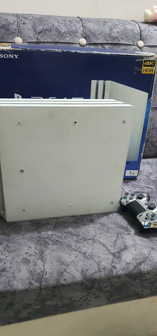 للبيع: بلايستيشن 4 برو 1 تيرا PS4 Pro
الحالة: نضيف جداً ومحافظ عليه

السعة: 1 تيرا 

الملحقات: 1 يدة + كيبلات الباور والـHDMI + كرتونة  موجودة

الجهاز ما مفتوح وما بي اي عطل، وشغال 100%

المكان: بغداد + اكو توصيل

باقي التفاصيل*********** وتساب

للتواصل: دزلي خاص ✅
