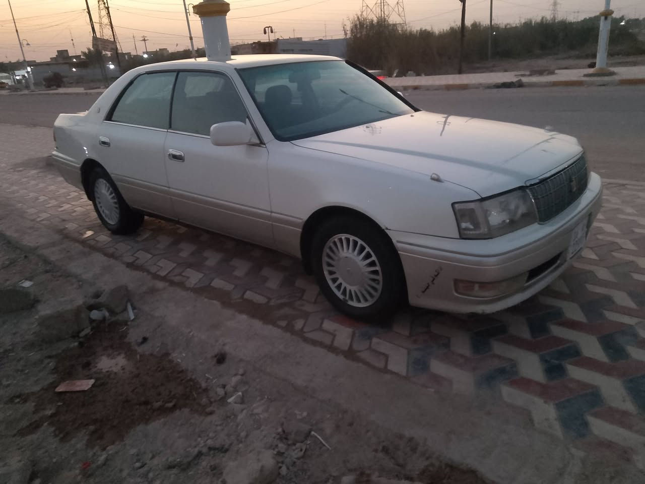 سلام عليكم أخواني ألأعزاء رأس ثور فلات موديل 2000أصل مكفولةاصوليات بأسمي سنوية جاهزة لأخير مكينة كير حدادية تبريد شاشة لمس كامرة ستيرن ودركة شاهينة لايت أبوعيون أصل زنون عالية ناصي سيارة. مال جناي صارلهة 8سنوات عندي ،،،سعر 90ورقة وبيها مجال بسيط وهذا رقمي اتصال فقط ***********،،مكان سيارة شطرة@
