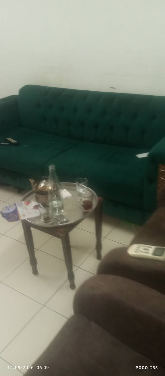 السلام عليكم  .. نص تخم سبلت طن بالأزمة سمارت ثلاجة صغيرة  طباخ   ابيعهن كلهن    250. للاستفسار ***********

نص مكتوب في الصور:
- 14/09/2026 06:12 POCO C55
- 14/09/2026 06:09 POCO C55
- 14/09/2026 06:08 POCO C55
- 14/09/2026 06:05 POCO C55
- 14/09/2026 06:03 POCO C55
- 14/09/2026 06:03
- POCO C55
- 14/09/2026 06:02
- 14/09/2026 06:02 POCO C55
