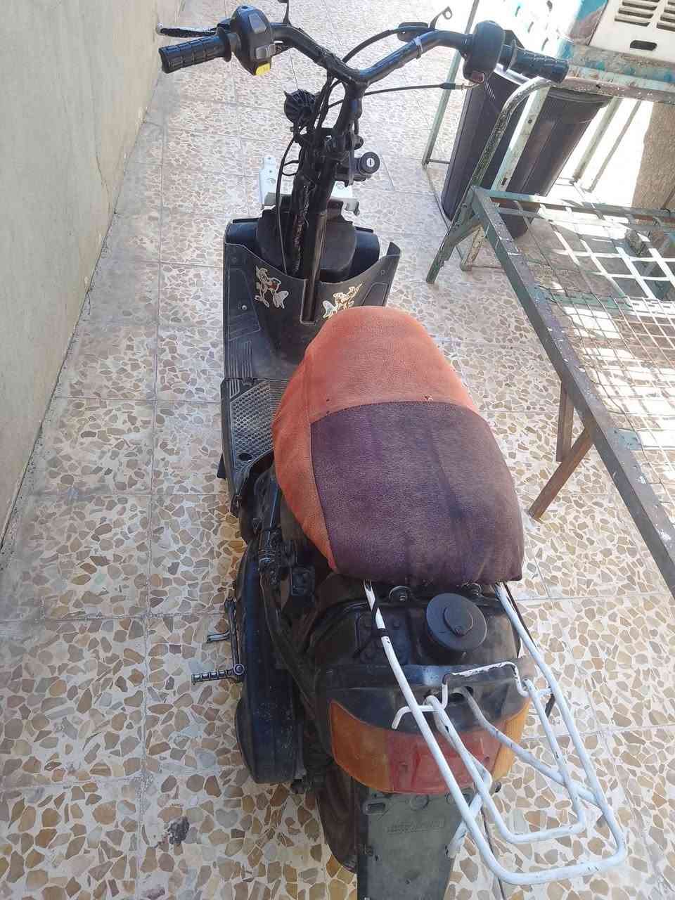 السلام عليكم ماطور بزون للبيع محرك شرط وايرمنيه كامله شاصي ملحوم صب الماطور كامل مكمل السعر 110 وبي مجال  العنوان موصل الجانب الايمن ‏‪***********‬‏  واتساب
