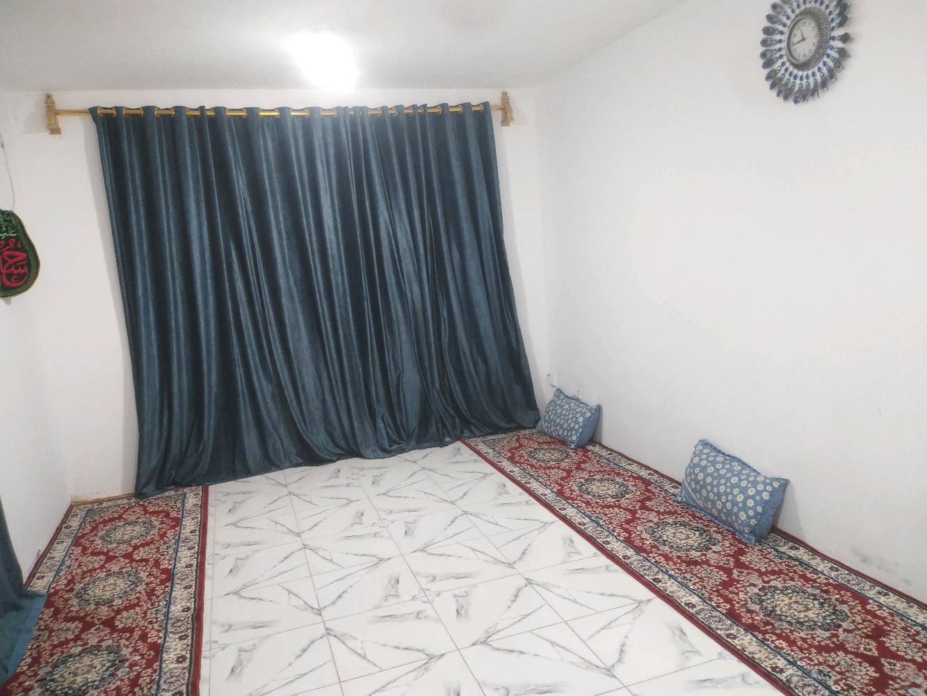 دار للبيع النجف الأشرف قرية الغدير الأولى فئه ج مساحه ٢٩٦ متر مجاور للركن على شارع ٦٠ مقابل مجمع القضاة والمحكمه الاتحاديه (البدور) بلوك ٩٥ دار ١٠ طابقين ٤غرف نوم ٣خدمات +استقبال +مطبخ و٣حدائق خلفيه وجانبيه واماميه مع كراج يسع ل٣سيارات باسمي سند حر . الدار واقع الحال ٣٠٠ متر . السعر ٣٧٥ رقم الهاتف *********** واتساب