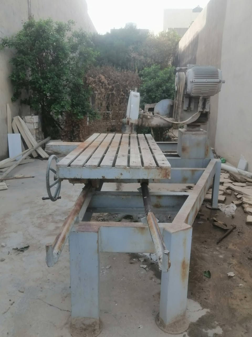 قاطعة مرمر • كبير
