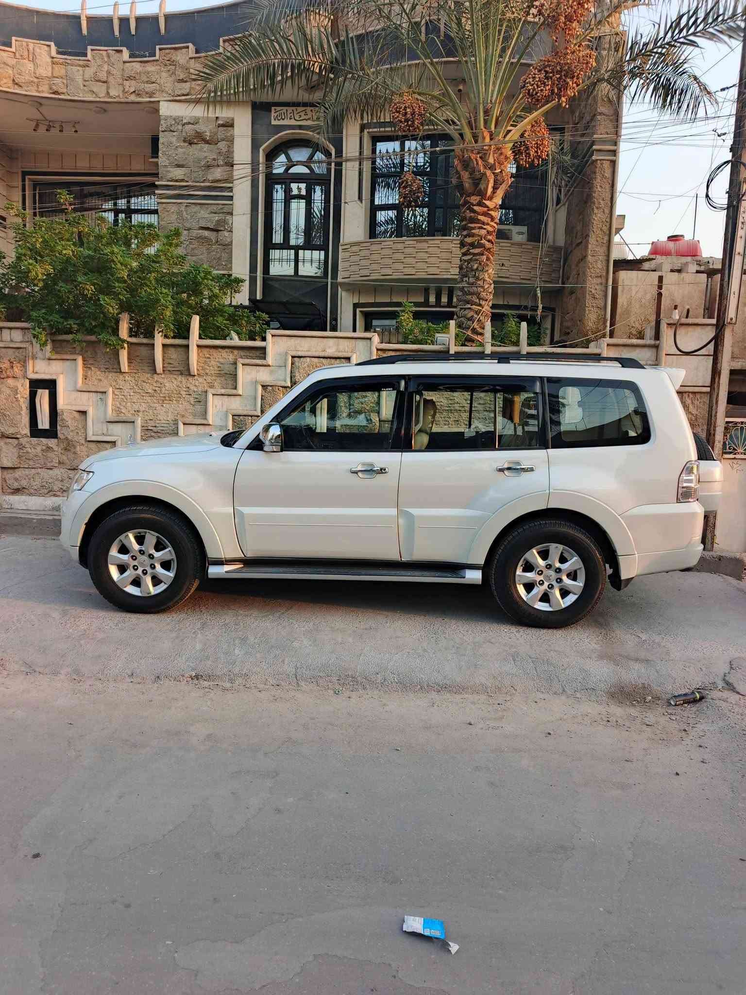 السلام عليكم
باجيرو ٢٠١٤ حبتور.رقم بغداد باسمي. ماشية ١٠٣ الف. كاملة متصرف عليها شي. للبيع فقط
السعر ١٦٠ . مكانها بغداد حي العامل
السنوية جديدة. ادامة جديدة لمنظومة البانزين والبلكات والنوزلات . محرك ناعم وشلعة حلوة رغم بانزين عادي فقط. 
مكفولة من الضربة والصبغ. وتكدر تفحص سونار. 
رقمي ***********.
