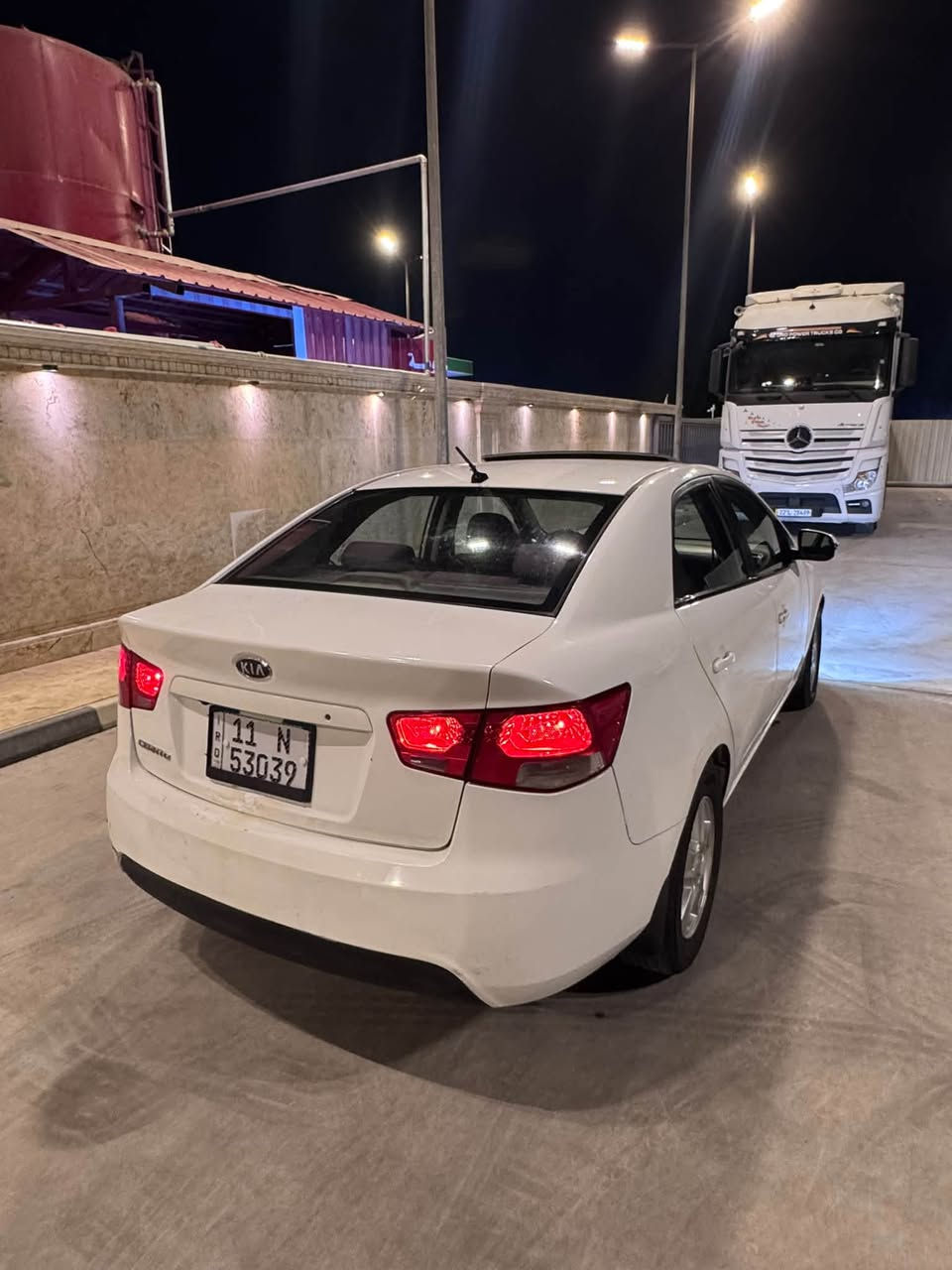 السلام عليكم
🚘 سيراتو خليجي 

المواصفات :

📍 رقم بغداد نكليزي — هزتها جديدة

🔹 محرك 1600

🔹 5 ويل كب

🔹 محرك وكير كفالة

🔹 إشارات بالمراية

🔹 شاشة تدعم Apple CarPlay

🔹 كاميرا خلفية

🔹 تخم تاير صدر كله جديد

🔹 السيارة كلها جاهزة ونظيفة

🔹 تبريد بيانو 

(بيها نصف جاملغ صبغ)

📞 للاستفسار والتفاصيل :*********** 

بغداد حي الاعلام
