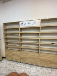 رفوف جديدة • ميز كاشير • جاهزة