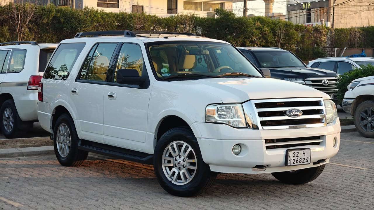 فورد اكسبيدشن 2012 وكاله
فورد اكسبيدشن 2012
وكالة شركة نيفا 
محرك V8 
فتحه 
ماشيه 75 الف م فقط 
بيه مكانين تعديل وتكحيل فقط 
السيارة جديده لووك ماناقصه اي شي 
كير ومحرك بشرط برغي ممفتوح بيه 
تبريد طخم تايرات وصدر جديد 
ادامه كامله 
سويجين 
السعر 149 وبي مجال بسيط 
رقم اربيل هزه جديد ورقم جديد 
العنوان اربيل 
للاستفسار اكثر 
***********
***********
