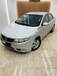 کیا سیڕاتۆ مۆدیل2011 گێر تۆماتیک+عادی چوار جام کارەبایی و ئاوینەی کارە...
