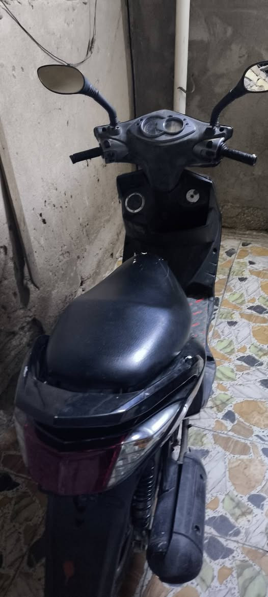 دراجه سكنس كوري اصل 
الدراجه جديده ونضيفه ومكفوله من كلشي 
السعر 1250مليون وربع العنوان الدوانيه قضاء الشاميه 
***********
