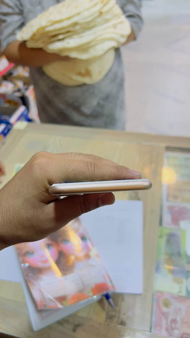 📱 للبيع iPhone 8 Plus
💾 الذاكرة: 256GB
🔋 البطارية: مبدّلة
📱 الجهاز بحالة جيدة
السعر130
***********

