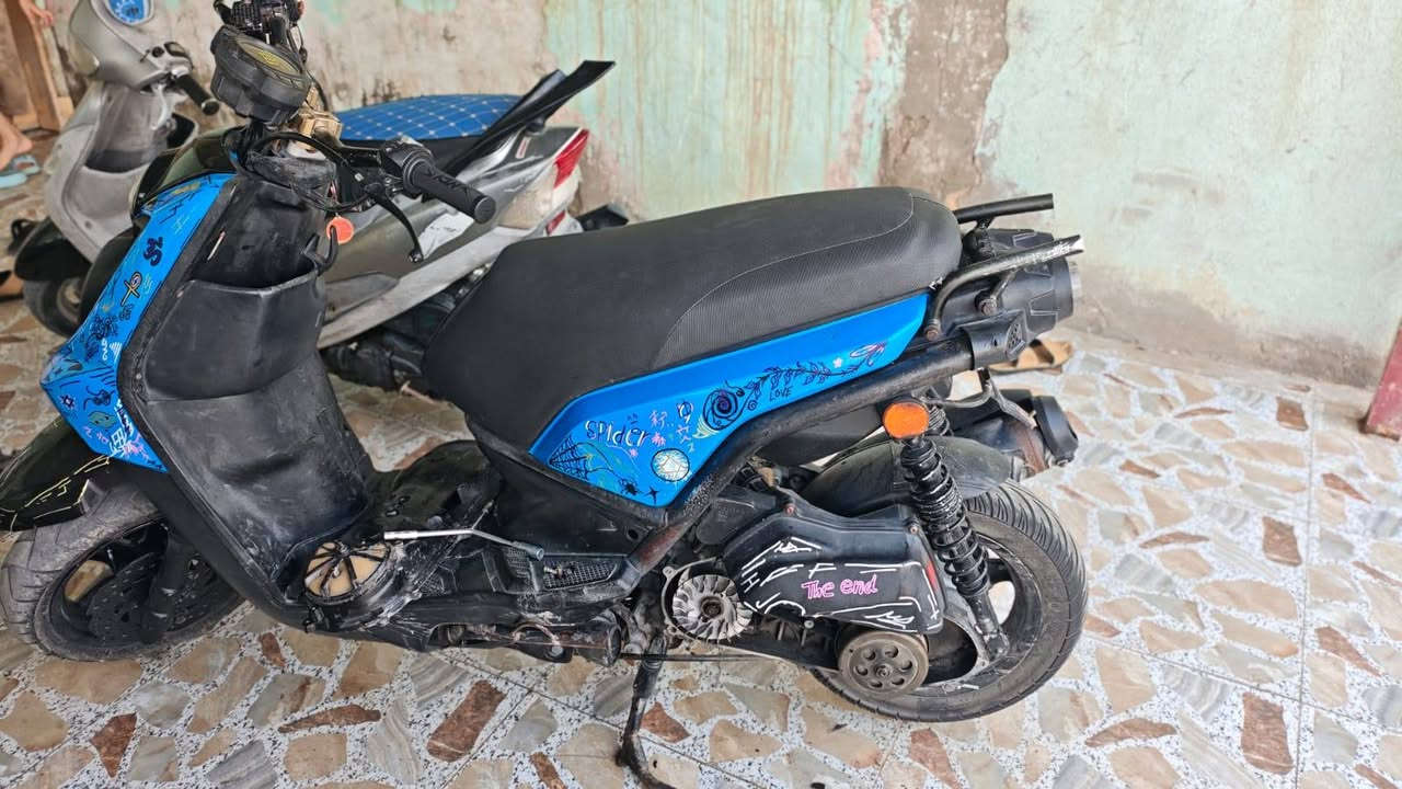 سكنس جبلي لبيع دراجة نضيفة شوفت عينك مامفتوحة  دراجة ورادلة شوي تريتبات سعرها مليون  ومية وبيها مجال لطيبين حاب يستفسر اكثر يراسلني
***********
وبالخدمة
