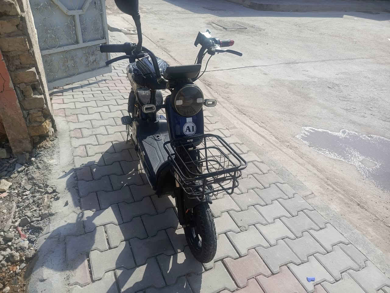 دراجه حجم صغير سرعه 70كاملة بدون نقص بطاريات جديدة السعر 200الف لاتصال على رقم ***********
