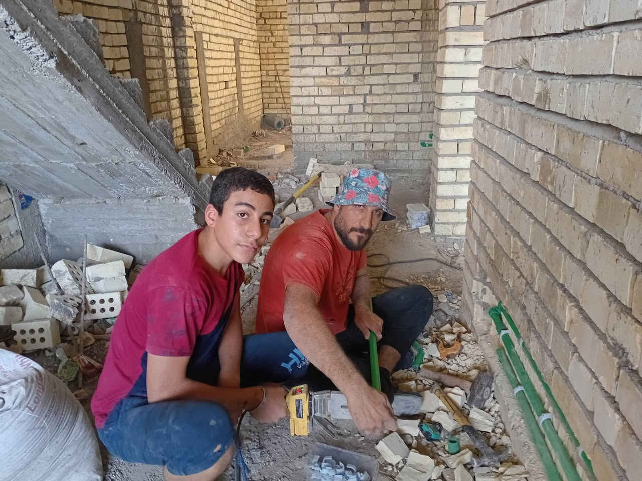 السلام عليكم
اليوم مع المقاول ابو علي العبودي 

تم تاسيس ماء ومجاري ١٠٠ متر 

راسم والله واحد كرخ 

***********

***********

غيث الطائي 

@الجميع
