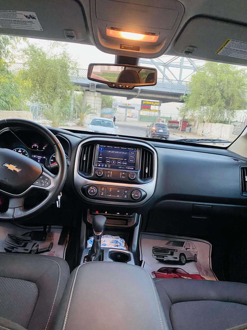 🫡‏  السلام عليكم للبيع 
🛻شوفرليت كولورادو 2022. Z71
اربع بيبان
🔢رقم بغداد تحويل مباشر 
🚶ماشية 29  الف ميل 
وارد امريكي 🇺🇸
🔥مكينة 6 سلندر VVT المرغوبة🔥
🛢️خزان 3.6 لتر   
🖥️شاشة كبيرة 
🎙️ابل كار بلي 
🛜واي فاي WIFI 
📷كامرة  
💺كشن تدفئه وتبريد
كرسي السايق كهرباء ...💺
🌈الصبغ بونيت وجامرلغ  أمامي 
🎈ايرباك أستيرن  وبرده راجع سستم 
🔥صور الحادث بالمنشور 

📍المكان بغداد الكرخ 
الاتصال ☎️📞هـ***********
