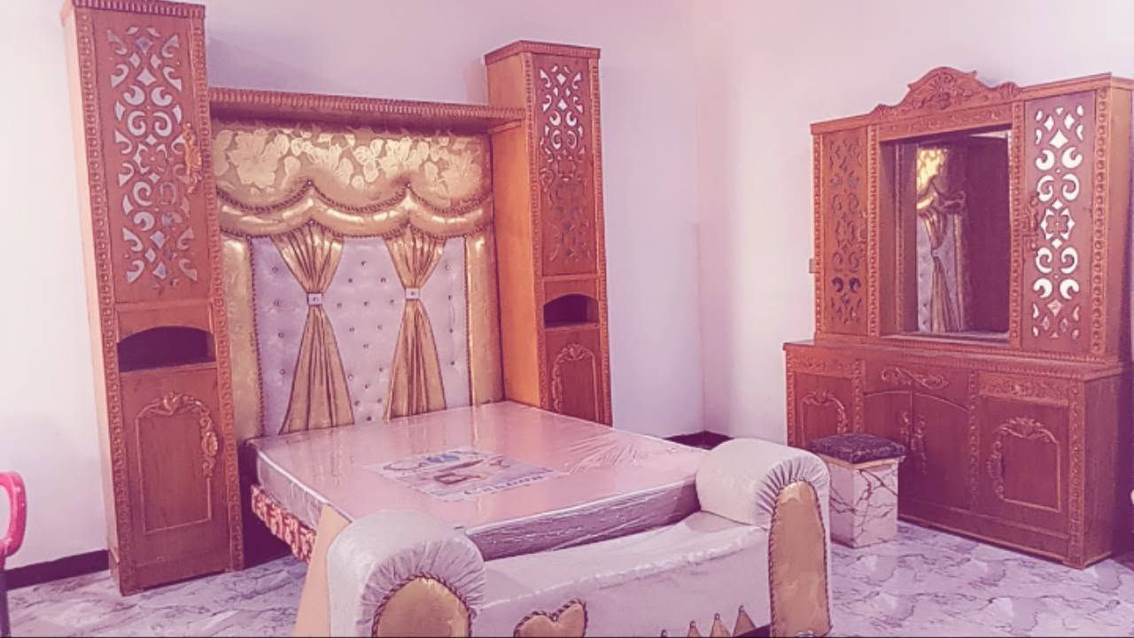 سلام عليكم حبايب 
غرفت نوم صاج الصلي حطاطه 
سمك 5ملم كامله مكفواله من كلشي 
الغرفه تحتوي على كنتور6ابواب+زاويه2باب+ميز تواليت +سرير +ابراج التخت 2+ضهر سرير 
مكفواله من كلشي نضافه 95__100
العنوان تكريت الديوم شارع60
السعر 850وبيه مجال الطيبين
الهاتف ***********خط وتساب
