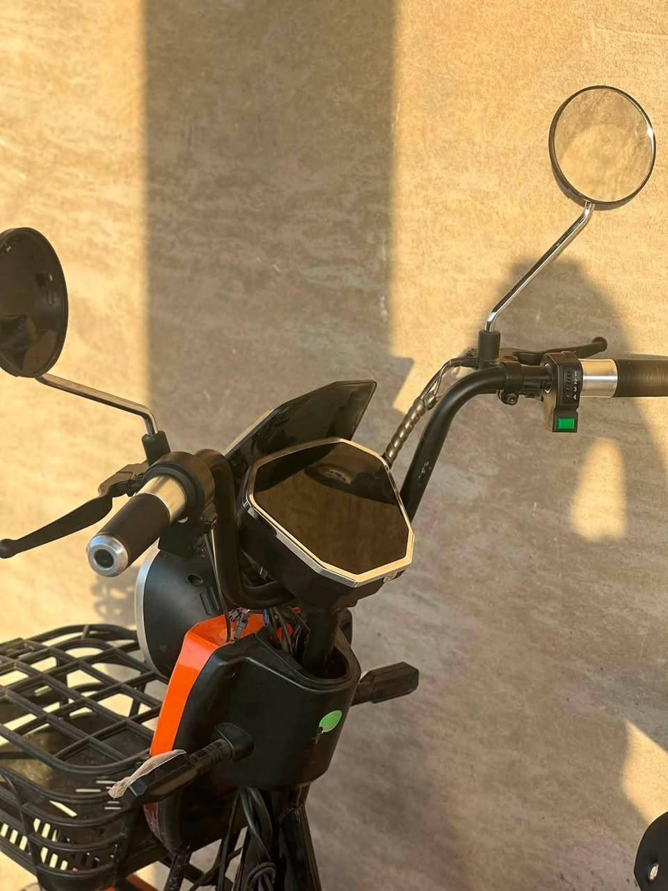 دراجة شحن مستعملة اسبوعين فقطSPORT E-BlKE
للاستفسار والمعرفة :***********
 السعر؛ 470 الف
