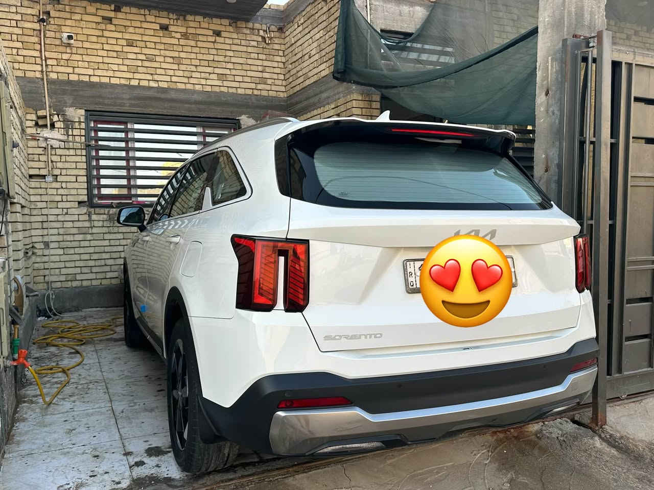 🚘 للبيع كيا سورينتو 2024

💰 السعر: 280 ورقة
يوجد مجال بسيط للتفاوض للجاد

📍 الموقع: البصرة – ياسين خريط

🔹 تفاصيل السيارة:
• كيا سورينتو موديل 2024
• رقم بصرة الجديد والسيارة باسمي
• الممشى الحالي 83,000 كم وقابل للزيادة
• خليجية
• بنزين
• محرك 6 سلندر 
• ضمان وكالة كيا الدولية: 5 سنوات أو 100 ألف كم بشرط الفحص

🔹 أبرز المواصفات:
• حساسات إطارات
• شفتات ستيرن
• شاشة + عدادات ديجتال + كاميرا
• جنوط قياس 19
• سايد بريك كهربائي
• مقاعد أمامية كهربائية
• المقعد الخلفي كهربائي
• صندوق كهربائي
• داخلية بإضاءة متغيرة 14 لون
• إضاءة زينون + حساس مطر
• بصمة تشغيل عن بُعد + ترحيب كيا
• حساسات أمامية وخلفية
• برادات جانبية
• شاحن هاتف لاسلكي
• نافيكيشن (نظام الخرائط وتحديد المواقع)
• حساسات كشفات
• هندبريك بصمة
• ثلاث قطع تبريد
• التبريد الخلفي بتحكم منفصل
• 4 أنظمة قيادة Drive Mode
• نظام فرامل ذكي Auto Hold
• نهاري أمامي LED
• خلفي LED
• مرايا طي كهربائي مع إشارة جانبية

📞 للتواصل واتساب:
***********
