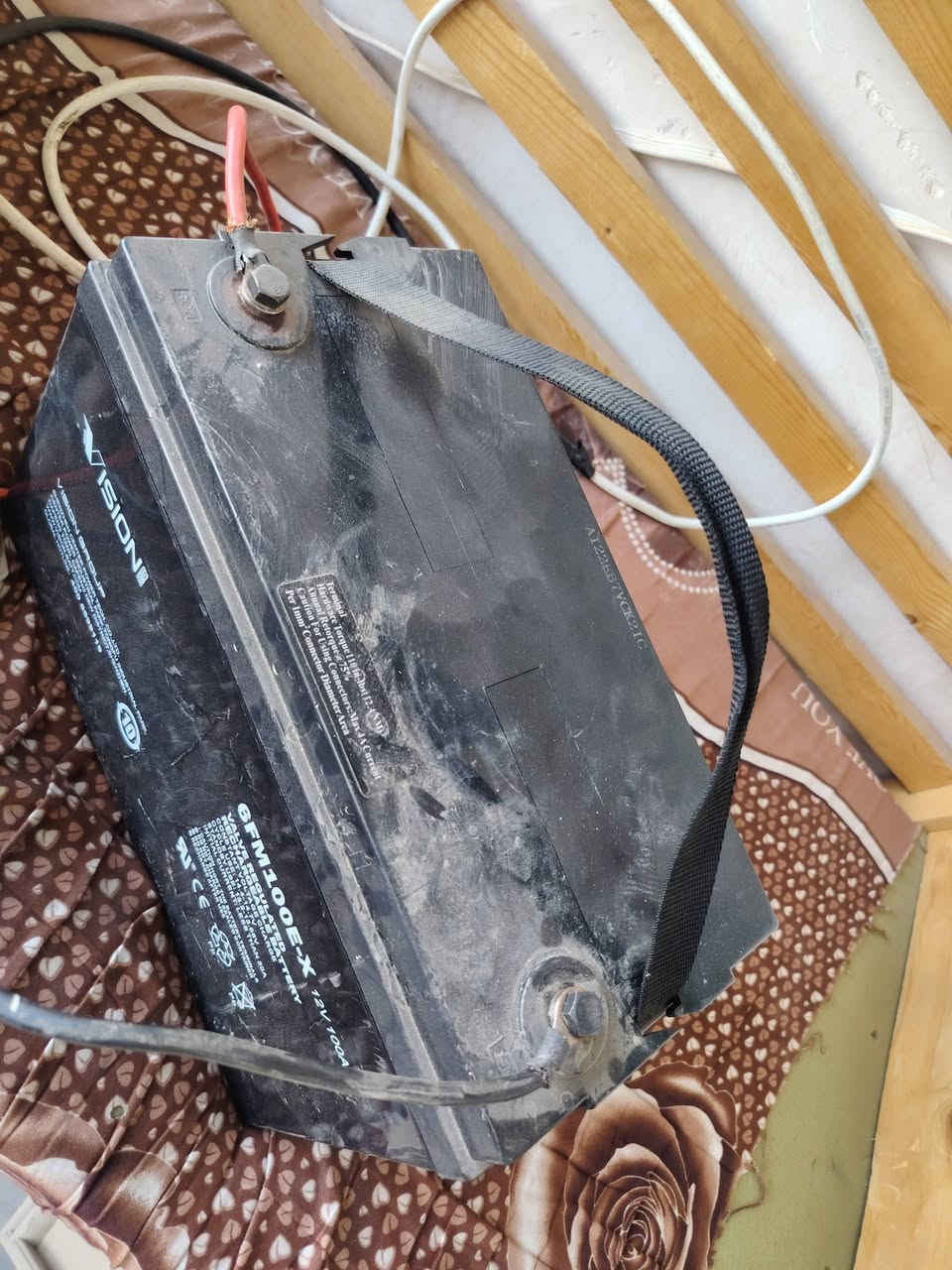 عاكسه مع بطارية شرط جديد السعر٣٢٥
***********
