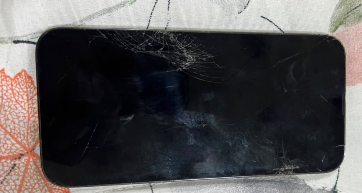 ايفون 13 برو ماكس بطارية مبدله اصليه شاشه بيها ضربه ما مأثره بشي السعر 450 وبي مجال ***********
