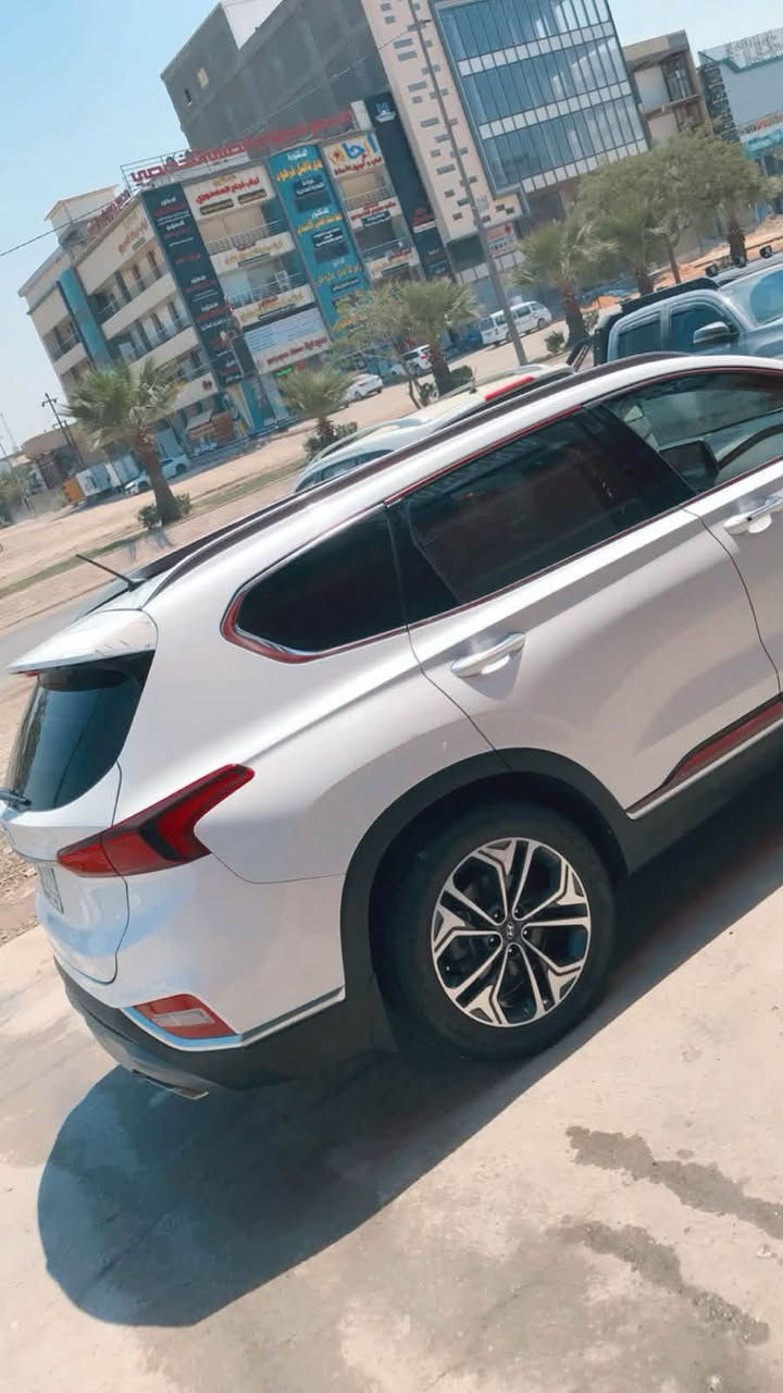 السلام عليكم
هونداي سنتافيا موديل 2019 خليجي سياره نصيفه وحلوه 

موصفات رادار امامي وخلفي تحكمات ستيرين داخل لونين 

بصمه تبريد قطعتين كشنات كهرباء كامرات خلفيه واماميه 

تخم تاير جديد سياره بيها هواي موصفات بيها بل بنيد اصبع 

وجاملغ بي اصبع بارد  فقط باقي كفاله مكان السياره حله بابل 

غير متواجد ع نت الاستفسار اتصل ***********
