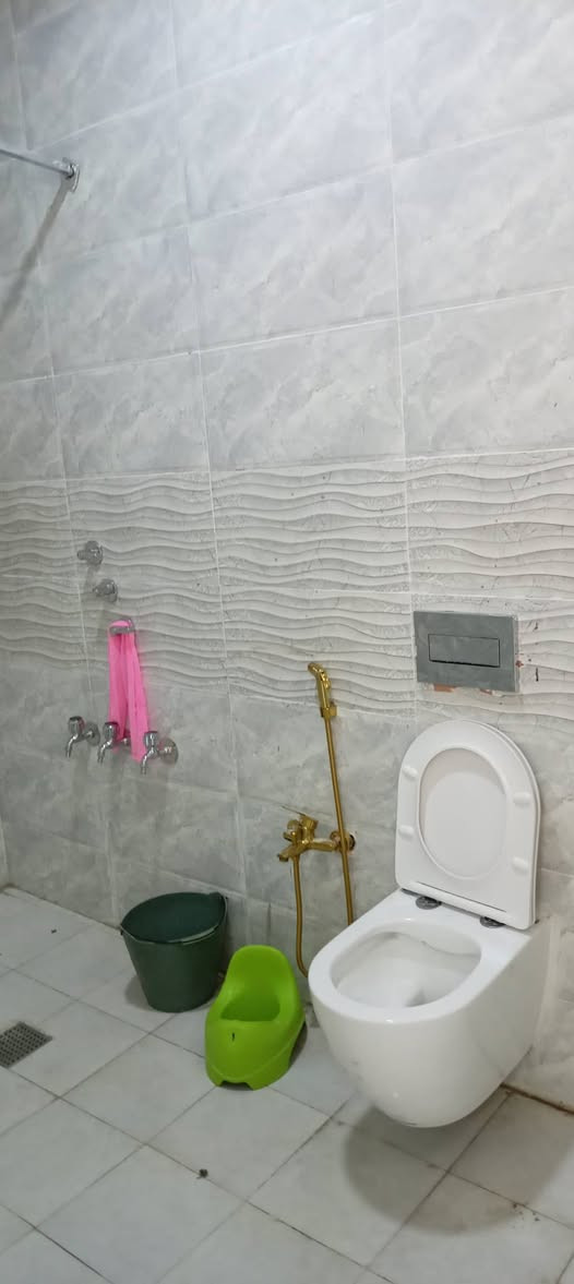 بيت للبيع مساحة ١٠٦م طابق واحد  في مجمع  السلطان انا صاحب البيت ***********
