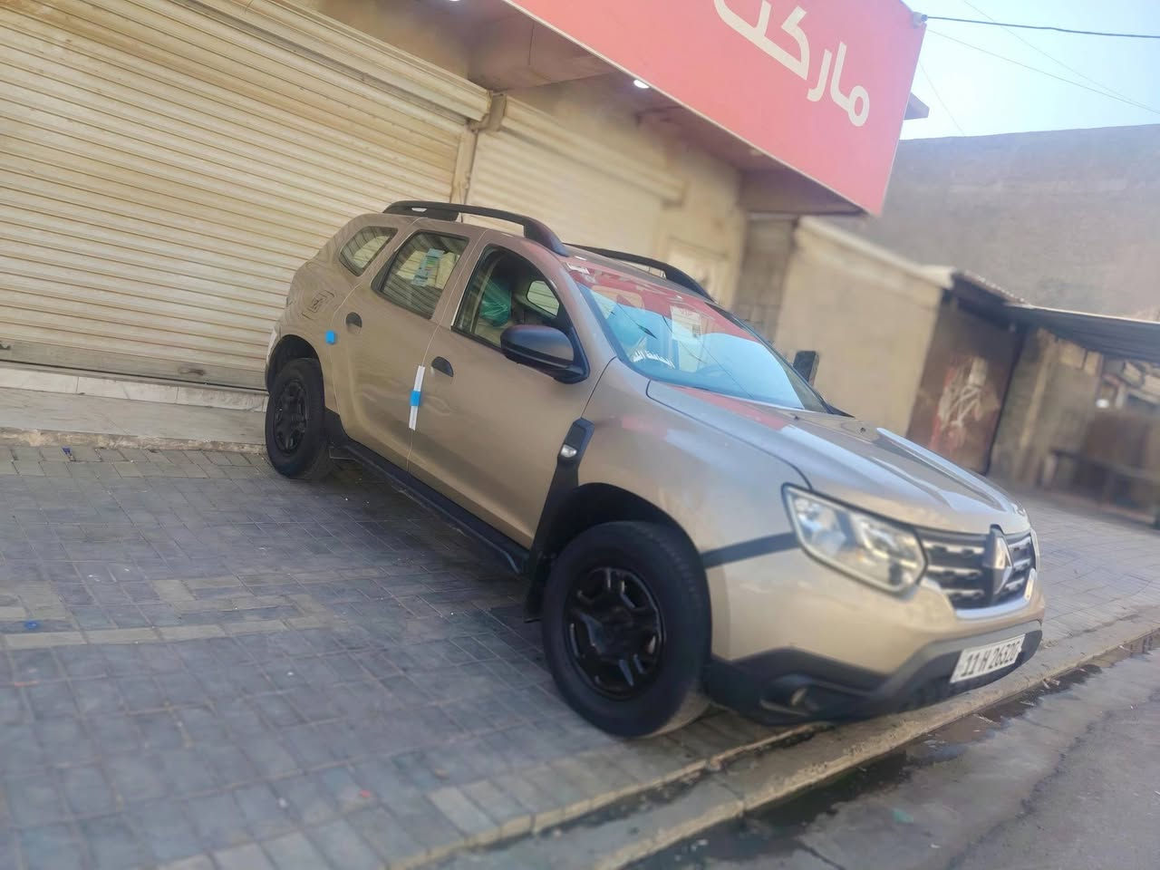🚗 رينو داستر للبيع
كير ومحرك مكفولات لد امامي وخلفي ومواصفات معروفه هوايه بيه مواصفات 
🔹 موديل: 2019
🔹 المحرك: 4 سلندر 
🔹 الوقود: بنزين ⛽
🔹 ناقل الحركة: أوتوماتيك
🔹 عدد الركاب: 5 ركاب

✨ سيارة عملية واقتصادية، وسعرهه مناسب الشراي يتصل 

📞 للاستفسار: ***********
