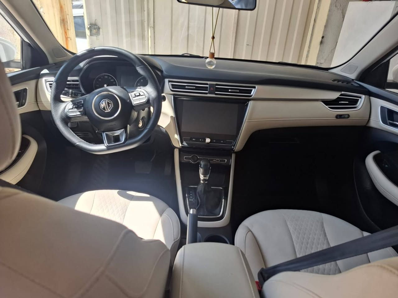 MG.. STANDAR  
 Modil  2024 
بۆ فرۆشتن یان گۆڕینەوە
تۆماتیک مواسفات ستاندەر
هیچ بۆ یاغ و تعدیلی نیە تەنها یەک شوختی گچکە لەدۆسەی هەیە 
43 هەزار ڕۆیشتوە
نرخی 100$ مەجال 
***********
#وتساپ #ڤایبر #تلیگرام
