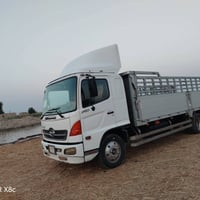 هينو شيطان   أيسر بلاد موديل 2017 رقم بغداد  طول سته وربع بلاد شاصي عر...