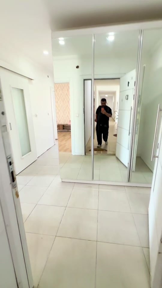 شقه للايجار في مجمع اليمامه السكني الموقع بغداد حي العدل مساحه 129 متر غرفتين نوم وصاله كبيره ومطبخ مجهز بكاونترات وطباخ وثلاجه كبيره مرشحه وغرفه لوندري روم مجهز بغساله سامسونك وكيزر الشقه مجهزه بردات وغرفه ماستر سويت ركن الشقه اطلاله على الحدائق للاستفسار *********** #شقق_فاخرة #ايجارات #عقارات_بغداد #creatorsearchinsights #متابعه_ولايك_واكسبلور_احبكم 
