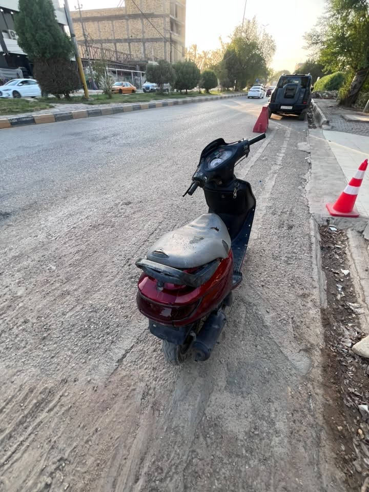 السلام عليكم دراجه فراشه فحل للبيع 
مفتوحه مره وحده نضيفه يرادلها ترتيبات بسيطه نقصها باتري وكفر امامي الدراجه هندر واحد تشتغل سعرها ٢٤٠وبيها مجال بسيط مكاني ديوانية حي رمضان
***********رقمي بي واتساب او علق واراسلك
