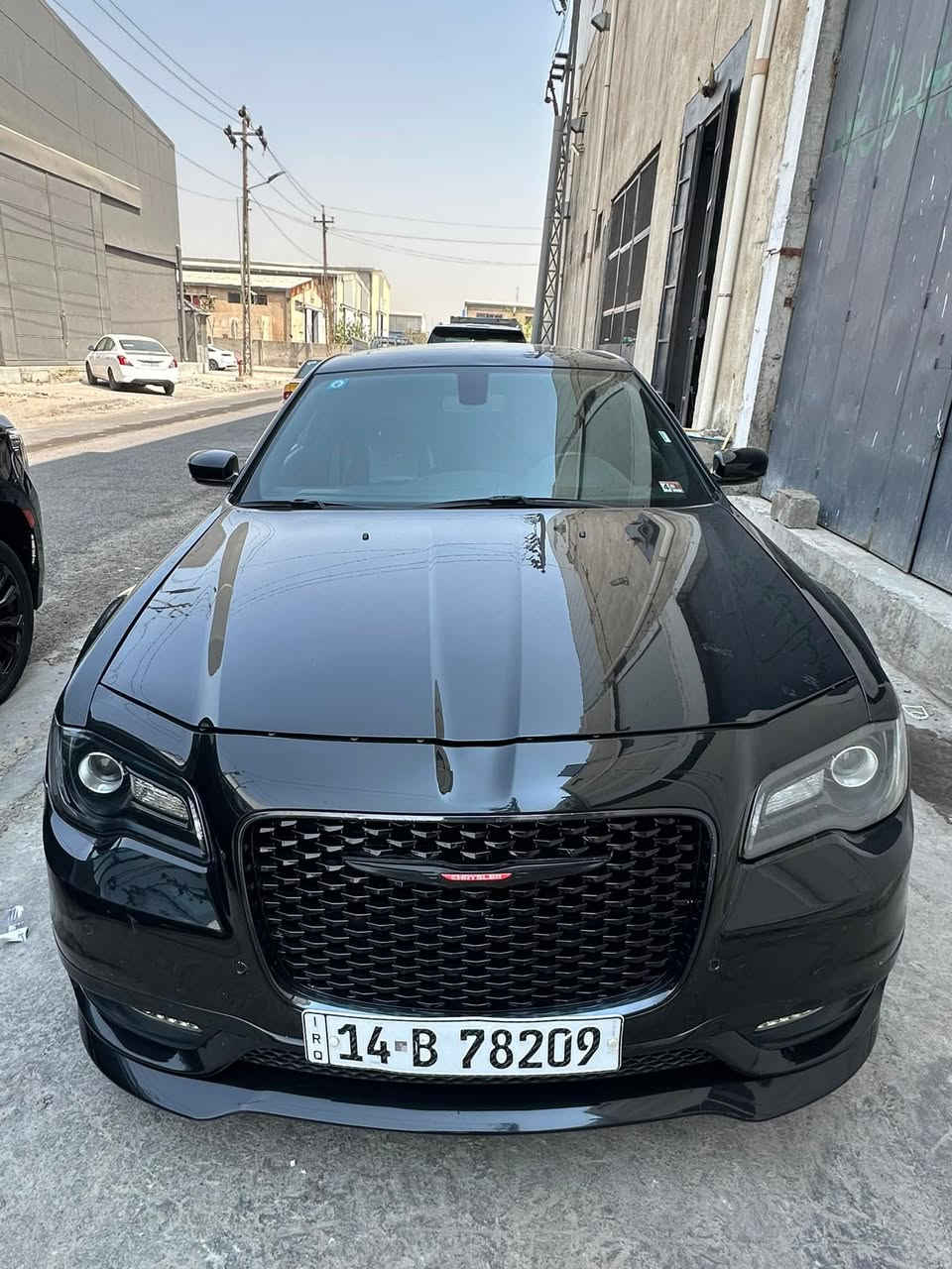السلام عليكم 
للبيع اوباما موديل 2023 s 
ماشية 90 الف وارد كندي 
الضرر جاملغ الأمامي الأيسر تبديل قطعة اصليه فقط وباقي السيارة كفالة عامة رقم بصرة حرة باسمي 
الموقع البصرة داخل المدينه 
السعر 335 ورقه وبيه مجال بسيط للشراي 
السيارة جدا نظيفة 

للاستفسار اتصل ***********
