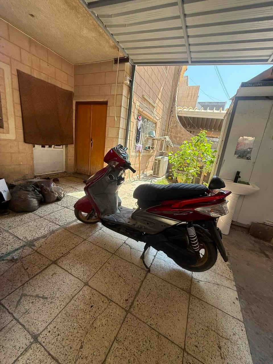 سلام عليك دراجه سكنس فحل نوزل خطين
الدراجه خير من الله حلوه ونضيفه منزلها رمبه على ايدي ما صارها شهرين الدراجه نضيفه ومكفوله مكينه وكفر بيها ملاحضه بسيطه بل كفر تجي وشوف كهربائات شغلات كلهن ترايش الدراجه موجوده بس اني فاتحن من تجي تلكاهن مشدودات الدراجه رايدها ب1050 وبيها مجال حك الجيه مكاني بغداد العطيفيه
وتساب فقط ***********

