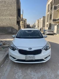 كيا سيراتو 2017 ماشية 55 الف فتحة سقف ومري جانبية شفط  حساسات وكامرة خ...