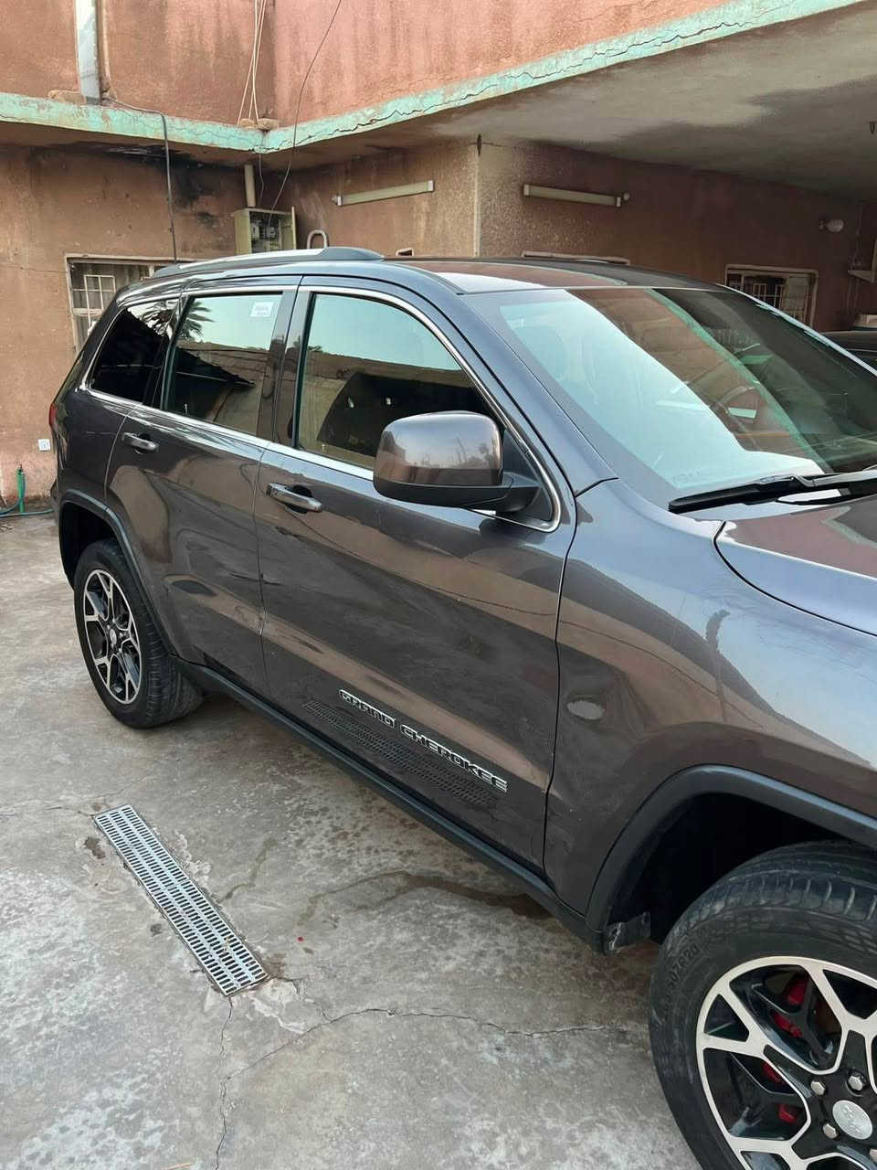 جيب لاريدو  موديل ٢٠٢٠ رقم دهوك  للبيع مواصفات شاشه تحكم لإدارات  حساسات امامي خلفي بدون دواخل بدون ارباك شرط 
ماشية ١٠٥  ميل سياره جديده احلى من صور 
حادثها جاملغ جهة السائق مبدل  جهة السايق اومصبوغ صور الحادث بلمنشور 
عنوان بغداد الدورة  
السعر ٢٣ اونص  
*********** بغداد, العراق
