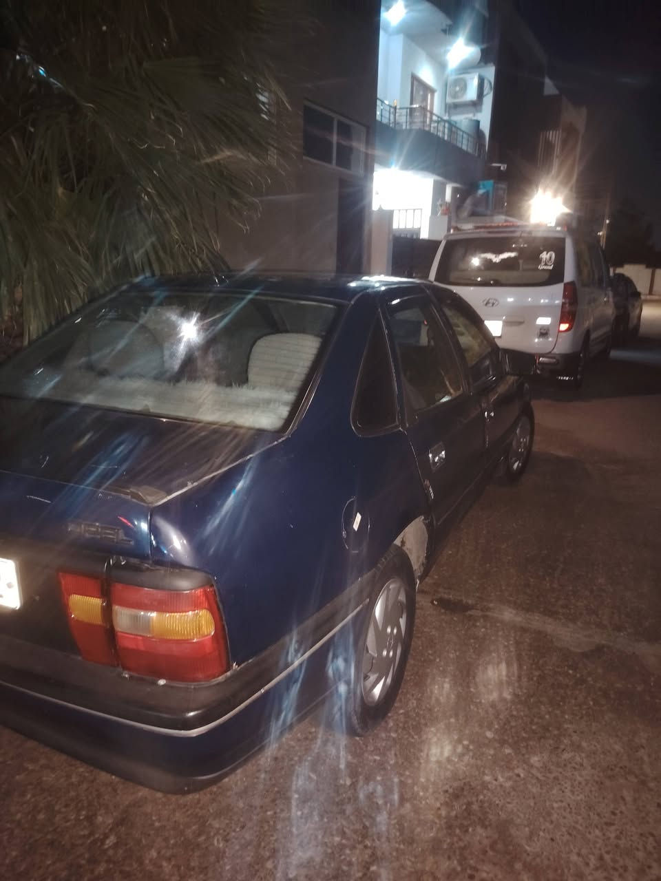 اوبل فكتره حجم 20 موديل 1990 محدث 93 كير عادي رقم كركوك  دولي بسمي تخم تاير جديد  صبخ حزام بسبب جلح لا ضربه ولا كص بل شرط سعرها 37 وبيها مجال $$$$ ***********
