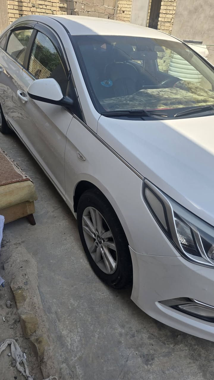 سوناتا ٢٠١٧ خليجي للبيع مكفوله عدا طخة بسيطة بهلال الجاملغ الخلفي مكينه ٢٠٠٠ دوش مكفوله كير مكفول سيارة نضيفه السعر ١٢٧ وبي مجال بسيط مكاني ناحية الوحدة قرب بسمايه ***********
