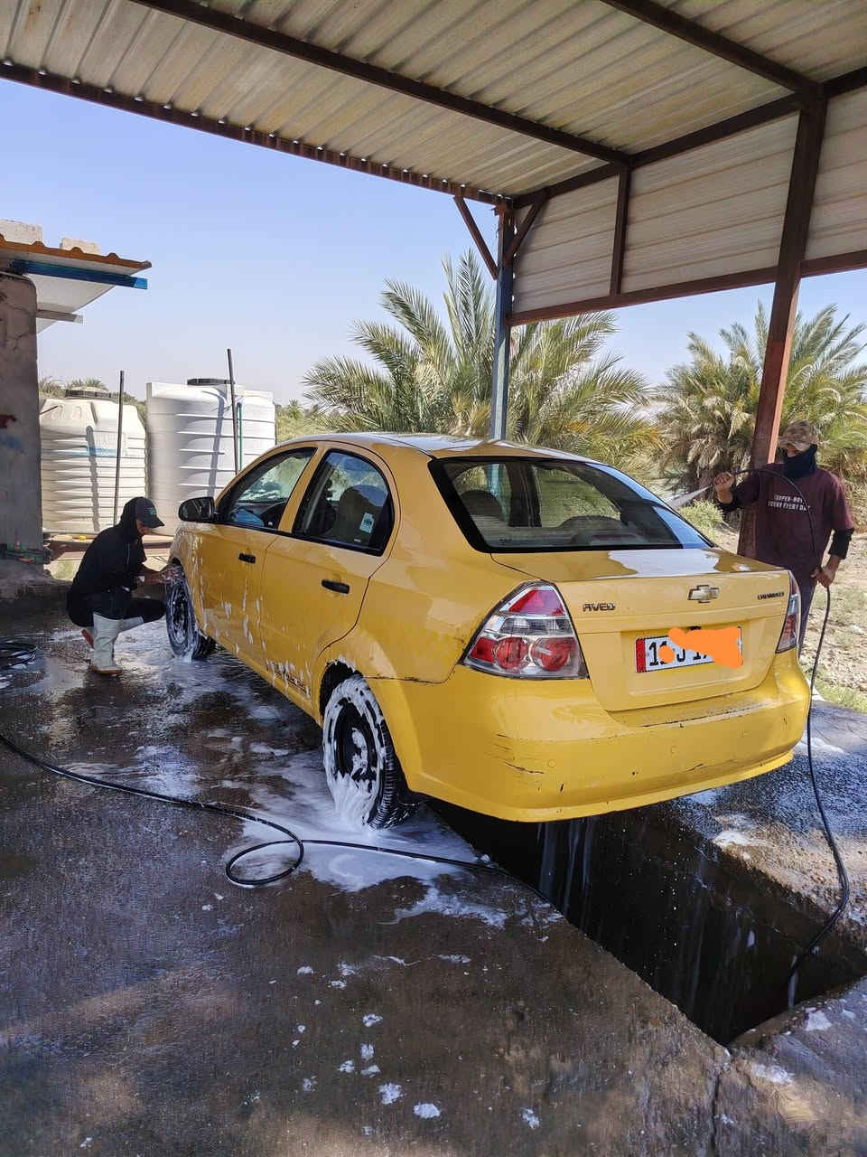 سلام عليكم البيع افيو مديل 10 سياره جاهزه بسمي سنويه جديده توني  مداوره تبرد ثلج دوشمه جديده بيه ضربه خفيفه بل بنيد وسويته بيدي لامعجون ولا أي اضربه قير البنيد أنه بيدي رجعته وتجي تشوف احله من صوره س ٤٣  وبيه مجال مكانه السماوه ***********مكلف بنشر اتصل
