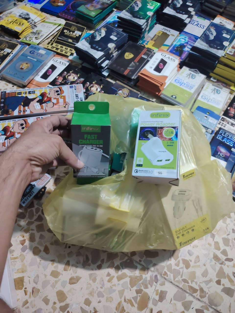 السلام عليكم عندي وجبه مال لزكات ماركه يعني مشكل تغريبن بيهن ٧٠٠ لزكه وياهن درع مال حمايه كامرات وذبهن شاحنات مال سياره ولبهن جم قطعه شاحنات للببع السعر ا ٢٠٠الف شلع البيع حتى الدرع مال حمايه بيهن ٤٠ قطعه @@والشاحنات العنوان بغداد مدينه الصدر موبايل *********** @
