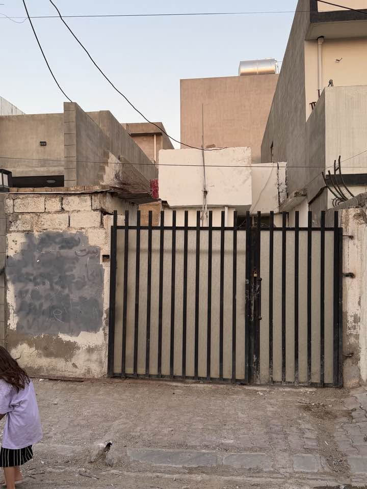 عقار للبيع اب سعر التفليش 

بيت بناء قديم للبيع في اسرى او مفقودين خلف صيدلية جواهر 
٨٠ متر 
قريبه عل شارع 
للاستفسار:***********
