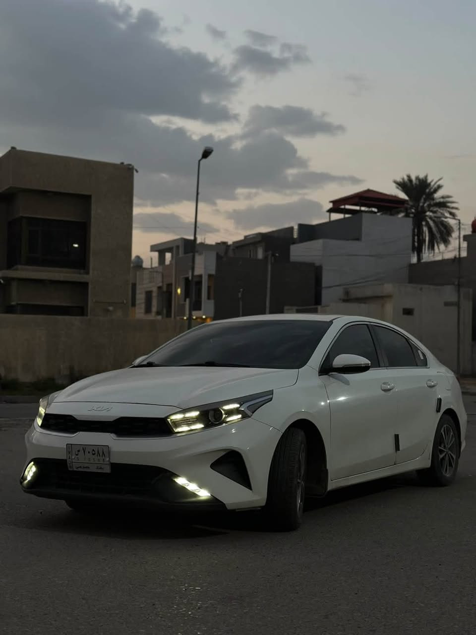 كيا سيراتو موديل 2022 خليجي
سياره نظيفه جدا جاهزه مابيه اي نقص
مكينه 1600 دوش فتحه شاشه كامره حساس

صار بيها طخه بالباب الخلفي عندي صورته
بدلته شركة نفس اللون بلادي
فقط هاي الباقي مكفول سونار موجود
مكاني بغداد زيونه 
السعر 145 ورقه للاتصال ***********
