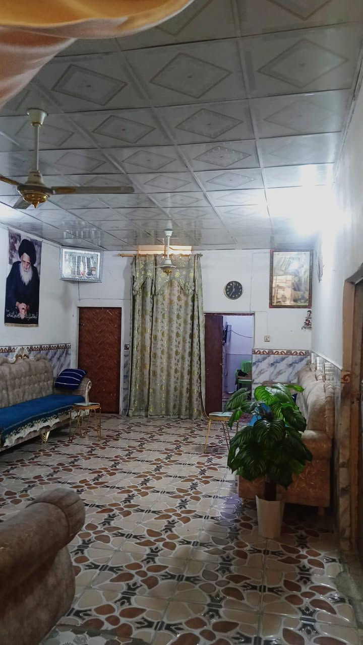 السلام عليكم بيت بحي الرحمه اول شارع يم البوابه مساحته240
اريده رهينه او بيع مستعجل
بي4غرف واستقبال جبير وصاله جبيره
ومطبخ حار وبارد
ومغاسل داخليه و خارجيه
 وساحه بيت 
بيت نضيف
واول شارع يم البوابه بشارع الرسول الأعظم
‏‪***********‬‏ عالخط 

واتساب +964 775 903 1312
