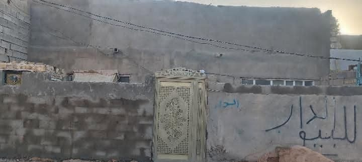 نجف كوفه البراكيه
بيت 100م مربع 
ستقبال_غرفه _صاله_مطبخ_صحيات خارجيه_حمام داخلي _مكشوفه__كراج _
سعر البيت 17وبي مجال 
تواصل ***********
