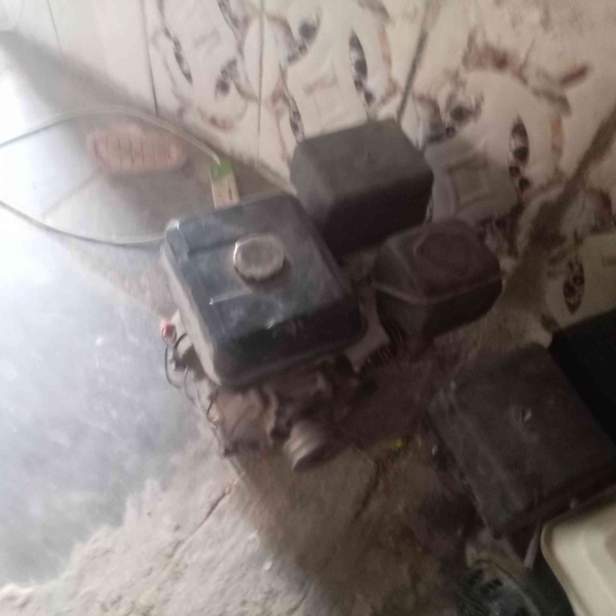 اسلام عليكم ورحمة ونج مستعمل نضيف مع 3عرباين وثنين ماطور معروض مليون و300للستفسار اتصل مكان النهروان ***********
