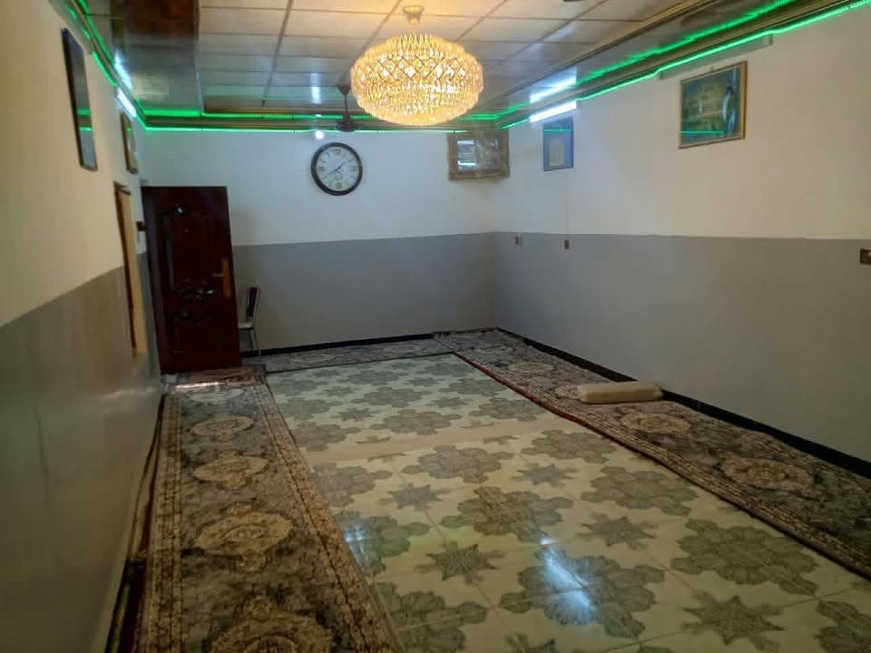 بسم لله الرحمن الرحيم ….
 بيت للبيع بعقوبه التحرير نهاية المعهد التقني بيت موقعه على الشارع ركن بيت تجاري
  مساحة.156 متر واجهيه. 14 متر 

موقع مناسب وتجاري للتواصل والاستفسار واتساب *********** ..
