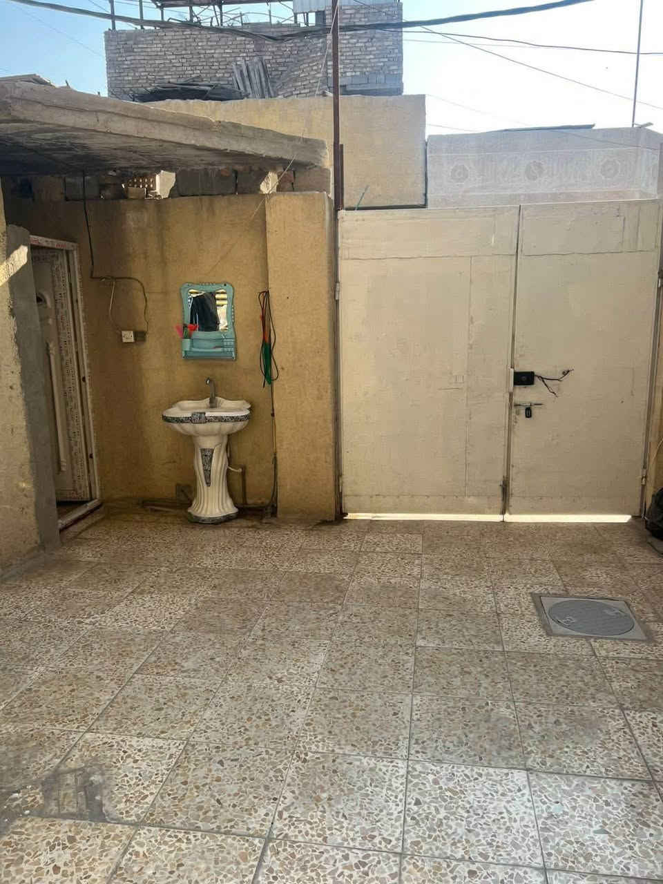 بيت للبيع (125 متر) - طابقين 🏠

المساحة: 125 متر.

البناء: طابقين، نظيف وجاهز للسكن.

ملاحظة: البيع للبيت فقط (بدون الأغراض والأثاث).

السعر: 35 مليون (وبيه مجال).

📍 العنوان: [الشعلة قرب ساحة باسم]

📞 للتواصل: [ ***********]بي واتساب
