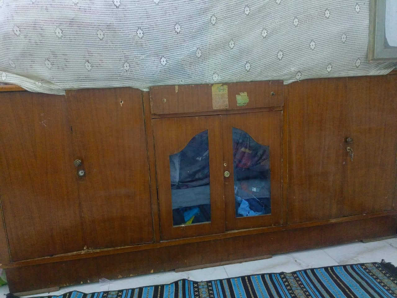 السلام عليكم غراض بيت للبيع كلمن وسعرة الاتصال على رقم ***********
