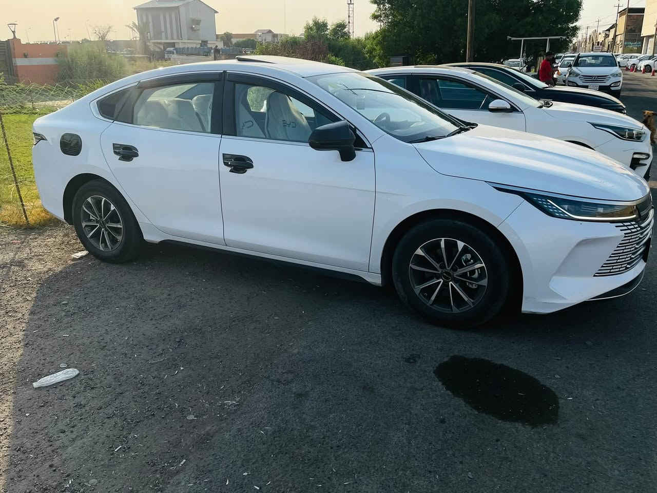 السلام عليكم 
للبيع BYD. موديل 2025 دستروير كفاله عامه السياره مراصفاتها معروفه ممشاها 8250 السياره بيها خمس رصعات مال شارع السياره بعدها بحالة الوكالة السيارة 
( كودها عالي وليس دبل كود ) مكانها بغداد البياع 
للاتصال ***********
سعرها 20800 وببها مجال بسيط 
السياره سعرها مناسب وسعر مال بدون فتحه
