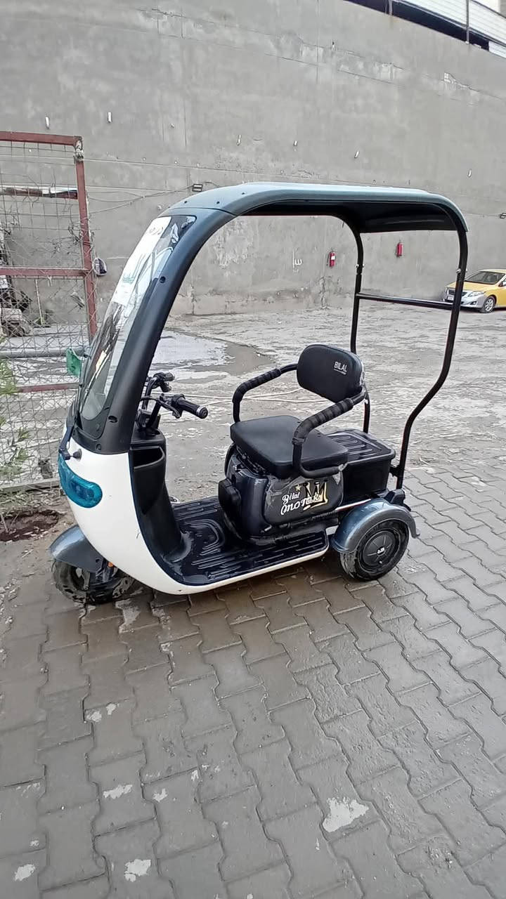 دراجه للبيع  شحن شرط اخت الجديده مستعمله شهر واحد السعر 900 وبيه مجال  ***********
