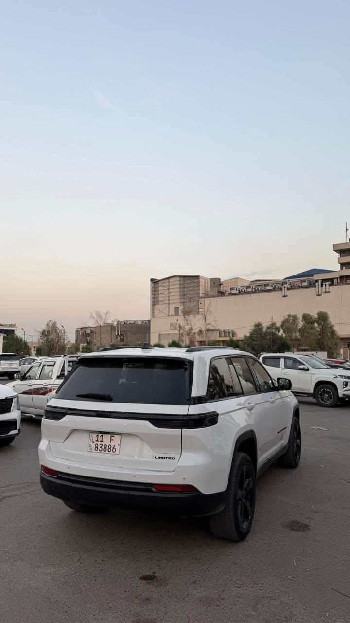 السلام عليكم
جيب 2024وارد امريكي
سيارع مواصفات لمتد بلاص
5كامرات
رادار 
كشن ميموري 
تدفئه تبريد كشنات
حساسات 360
بانوراما 
رقم بغداد بسمنه سياره 
ماشيه14
صور لحادث موجود ويه صور بدون دواخل 
سياره بيه نص الجاملغ الامامي صبغ ونص الجنطه صبغ (السياره بيه ملاحضات مرفقه مع صور)
مكان سياره بغداد العامريه
رقم ***********
